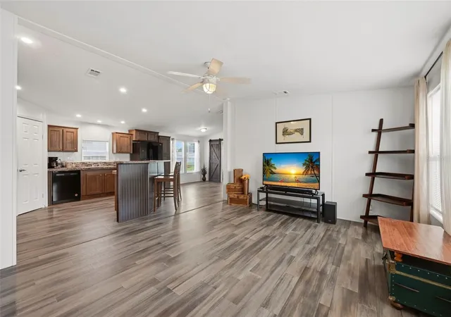 Photo 3 of Manufactured home for sale at 209 Ellsworth Dr, Kissimmee, FL 34758 | MLS# G5114548 | Listing updated on 2026-09-15