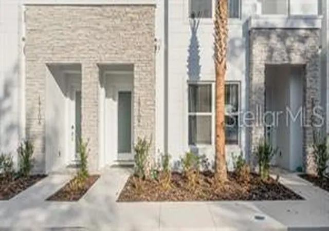 Photo 2 of Townhouse for sale at 17102 Blessing Dr, Clermont, FL 34714 | MLS# S5152875 | Listing updated on 2026-10-15
