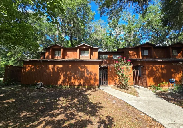 Homes for sale in Gainesville, FL | 842 Sw 55th Ter, Gainesville, FL 32607 | MLS# GC541631