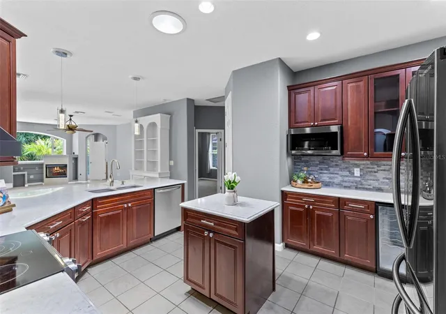 3rd image of 341 Veracliff Ct, Oviedo, FL 32765 | MLS# O6421613