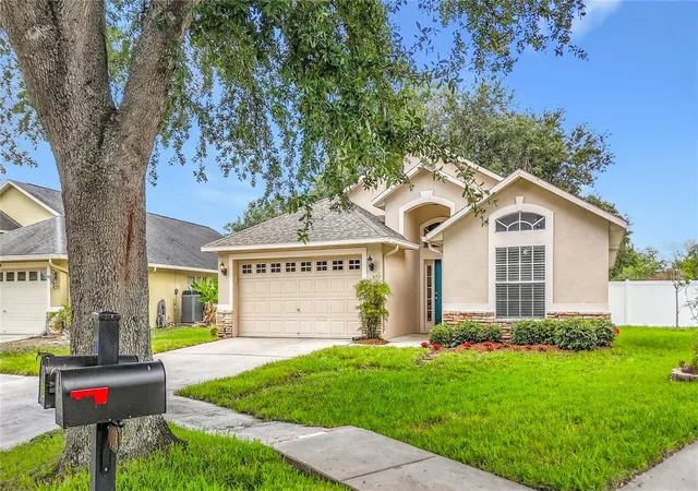 Homes for sale in Riverview, FL | 7016 Jamestown Manor Dr, Riverview, FL 33578 | MLS# TB8525195