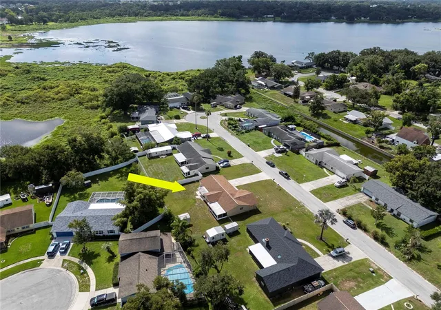 Homes for sale in Valrico, FL | 1208 Lady Guinevere Dr, Valrico, FL 33594 | MLS# TB8525206