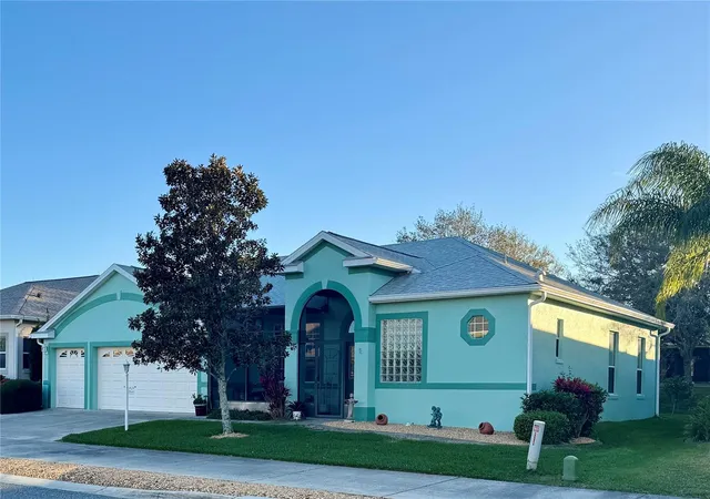 Photo 3 of Sale Pending at 25517 Laurel Valley Rd, Leesburg, FL 34748 | MLS# G5114559 | Listing updated on 2026-10-21