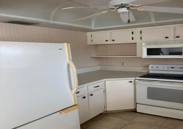 2nd image of 4210 Ironwood Cir, BRADENTON, FL 34209