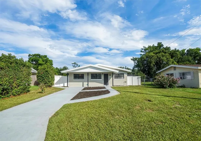 2nd image of 1365 Sheridan St Sw, Winter Haven, FL 33880 | MLS# L4963213