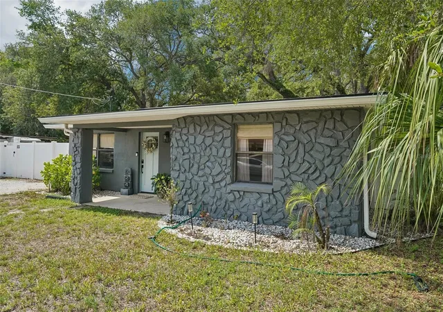 Homes for sale in Tampa, FL | 2934 W Ellis Dr, Tampa, FL 33611 | MLS# TB8525227