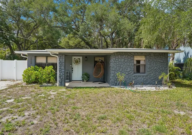 Homes for sale in Tampa, FL | 2934 W Ellis Dr, Tampa, FL 33611 | MLS# TB8525227
