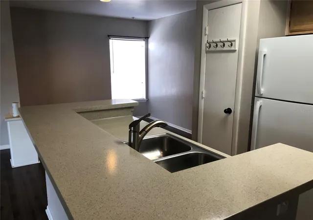 5th image of 498 N Pin Oak Pl, Longwood, FL 32779