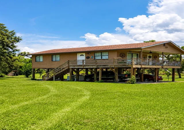 3rd image of 988 Fazzini Dr, Frostproof, FL 33843 | MLS# K4903611