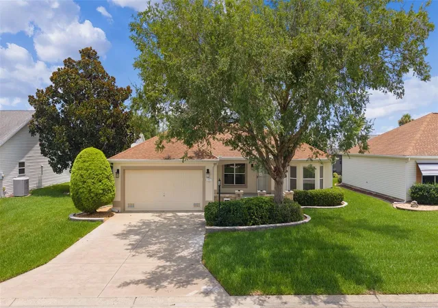 1st image of 1213 El Esparza Ln, Lady Lake, FL 32159 | MLS# R4911555