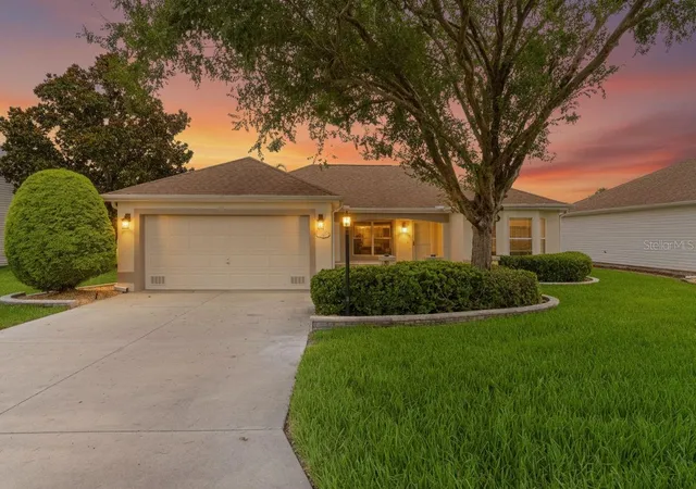 2nd image of 1213 El Esparza Ln, Lady Lake, FL 32159 | MLS# R4911555
