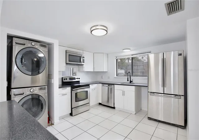 5th image of 713 Saint Matthew Cir, Altamonte Springs, FL 32714 | MLS# O6421685