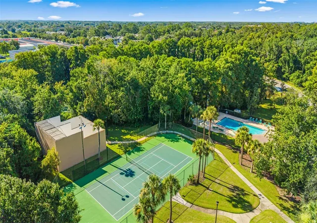 Homes for sale in Orlando, FL | 4814 S Semoran Boulevard, Orlando, FL 32822 | Houzeo