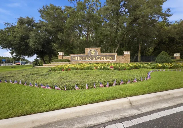 2nd image of 9481 Highland Oak Dr, TAMPA, FL 33647