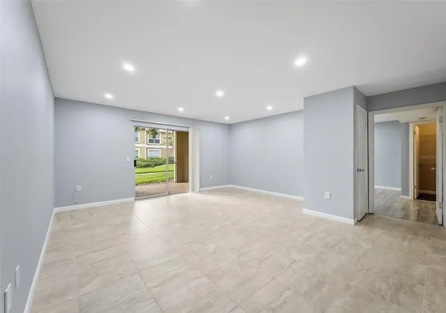 3rd image of 9481 Highland Oak Dr #1502, Tampa, FL 33647 | MLS# TB8525257