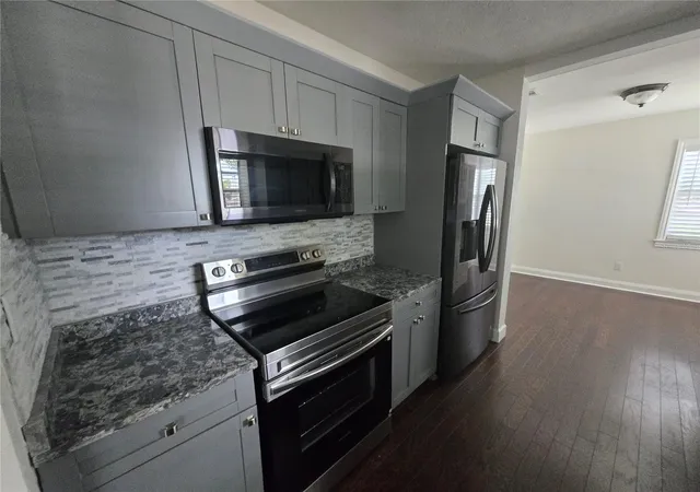 3rd image of 300 E Idlewild Ave, Tampa, FL 33604 | MLS# TB8525275