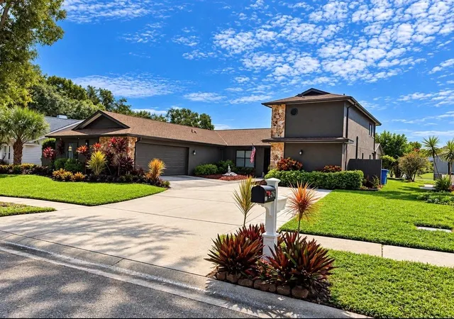Photo 1 of Single family home for sale at 2876 Lake Valencia Blvd E, Palm Harbor, FL 34684 | MLS# TB8525279 | Listing updated on 2026-10-08