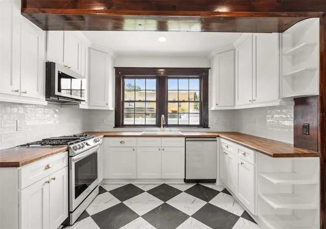 3rd image of 2101 Sanford Ave, Sanford, FL 32771 | MLS# O6421712