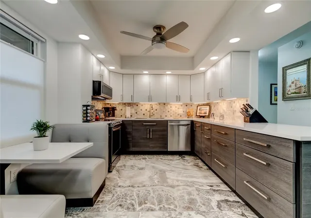 5th image of 5200 Brittany Dr S #204, Saint Petersburg, FL 33715 | MLS# TB8525282