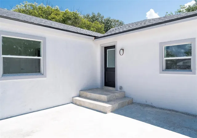 Photo 1 of Single family home for sale at 689 Bethune Ave, Winter Garden, FL 34787 | MLS# O6421715 | Listing updated on 2026-10-20