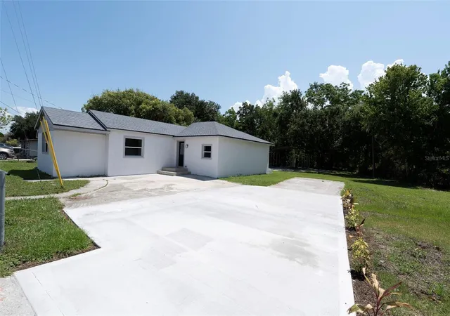 Photo 2 of Single family home for sale at 689 Bethune Ave, Winter Garden, FL 34787 | MLS# O6421715 | Listing updated on 2026-10-20
