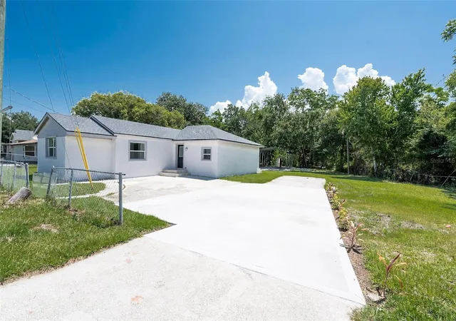 Photo 3 of Single family home for sale at 689 Bethune Ave, Winter Garden, FL 34787 | MLS# O6421715 | Listing updated on 2026-10-20
