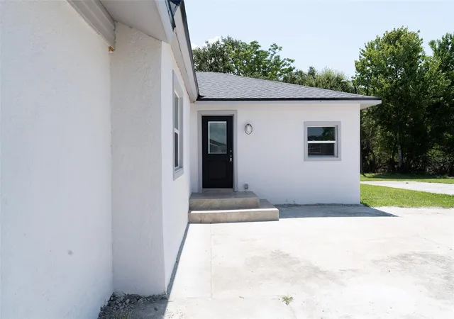 Photo 4 of Single family home for sale at 689 Bethune Ave, Winter Garden, FL 34787 | MLS# O6421715 | Listing updated on 2026-10-20