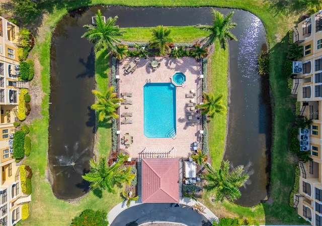 Photo 3 of Townhouse for sale at 6407 Mayra Shrs Ln, Apollo Beach, FL 33572 | MLS# TB8525295 | Listing updated on 2026-08-21