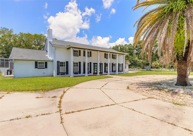 Photo 4 of Single family home for sale at 2015 Halifax Dr, Port Orange, FL 32128 | MLS# V4949992 | Listing updated on 2026-10-07