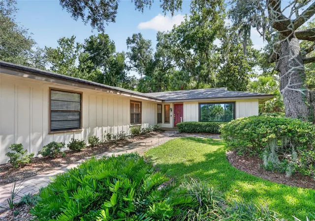 Homes for sale in Windermere, FL | 2053 Woody Dr, Windermere, FL 34786 | MLS# O6421738