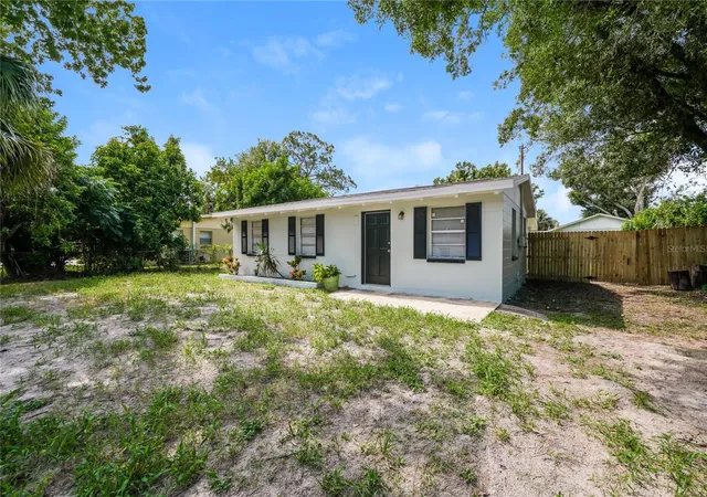 Photo 1 of Sale Pending at 9216 W Patterson St, Tampa, FL 33615 | MLS# TB8525312 | Listing updated on 2026-10-07