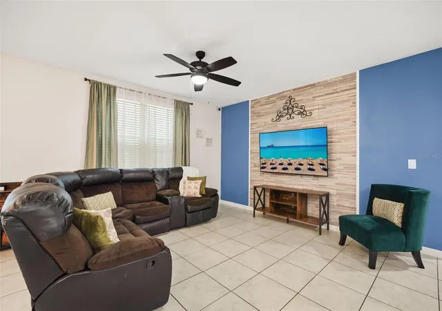 Photo 4 of Single family home for sale at 428 Mckenna Dr, Winter Haven, FL 33881 | MLS# S5152912 | Listing updated on 2026-08-12