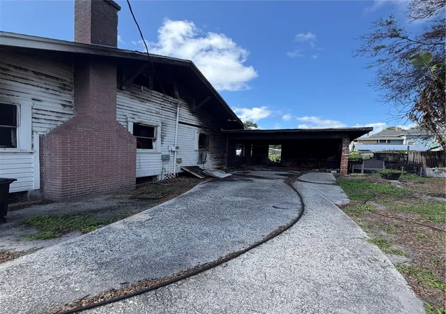 3rd image of 512 E Hickory St, Arcadia, FL 34266 | MLS# A4698782
