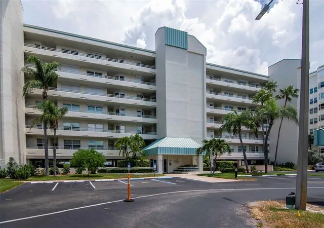 Homes for sale in South Pasadena, FL | 7979 Sailboat Key Blvd S #101, South Pasadena, FL 33707 | MLS# GC541644