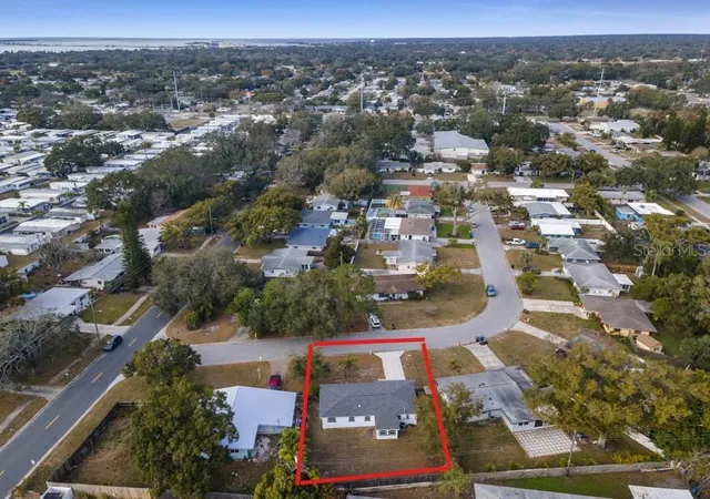 Photo 2 of Single family home for sale at 1231 Little John Ln, Dunedin, FL 34698 | MLS# TB8525323 | Listing updated on 2026-09-28