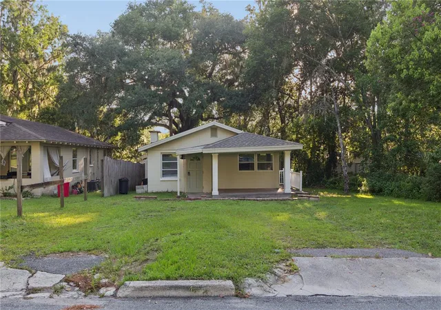 Homes for sale in Brooksville, FL | 247 N Lemon Ave, Brooksville, FL 34601 | MLS# TB8525324