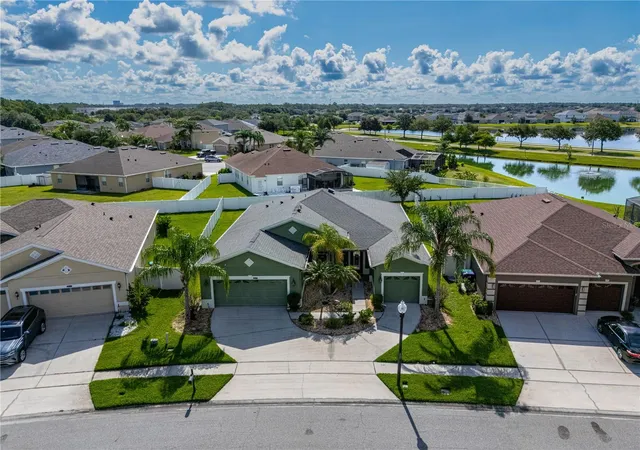 Photo 2 of Single family home for sale at 2317 Crosston Cir, Orlando, FL 32824 | MLS# O6421753 | Listing updated on 2026-10-13