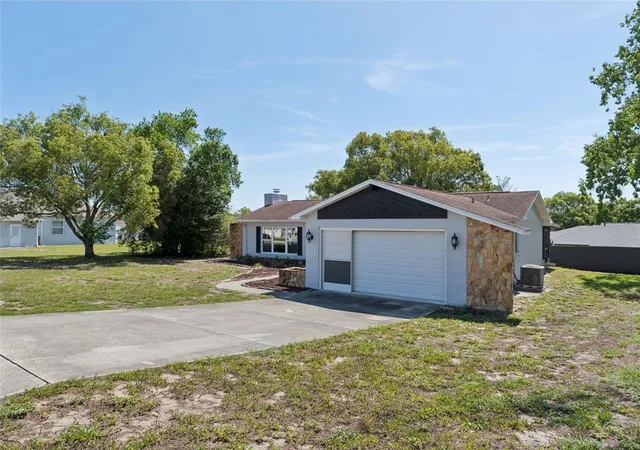 3rd image of 10200 Sunburst Ct, Spring Hill, FL 34608 | MLS# TB8525334