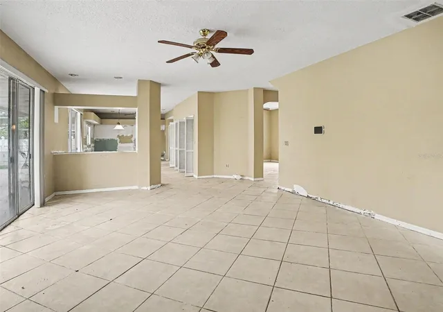 Photo 3 of Single family home for sale at 1268 Foxforrest Cir, Apopka, FL 32712 | MLS# O6421768 | Listing updated on 2026-10-06