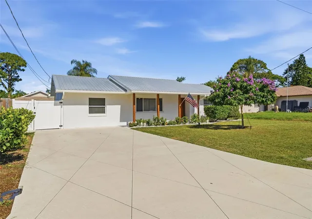 Homes for sale in Sarasota, FL | 2600 Cambridge Dr, Sarasota, FL 34232 | MLS# A4698789