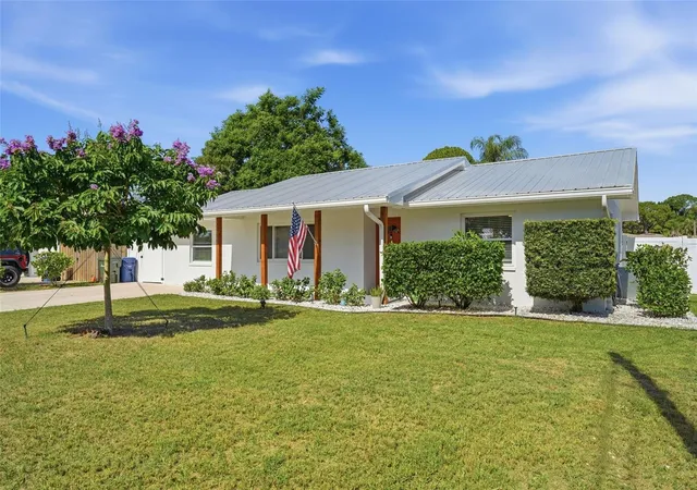Homes for sale in Sarasota, FL | 2600 Cambridge Dr, Sarasota, FL 34232 | MLS# A4698789