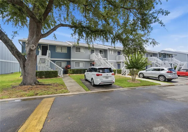2nd image of 6033 34Th St W #44, Bradenton, FL 34210 | MLS# O6421776