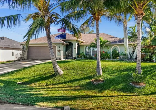 Homes for sale in Cape Coral, FL | 1209 Nw 25Th Pl, Cape Coral, FL 33993 | MLS# C7527978