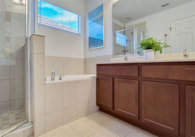 3rd image of 430 Las Fuentes Dr, Kissimmee, FL 34746 | MLS# O6421783