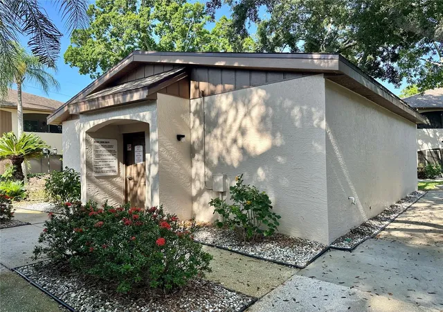 2nd image of 3004 Bonaventure Cir, PALM HARBOR, FL 34684