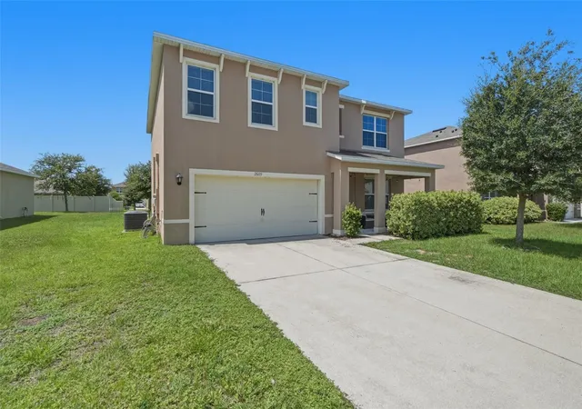 Photo 2 of Single family home for sale at 2609 Grand Central Ave, Tavares, FL 32778 | MLS# O6421803 | Listing updated on 2026-08-29