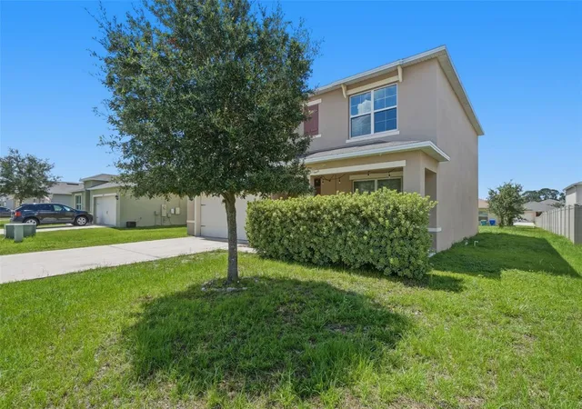 Photo 3 of Single family home for sale at 2609 Grand Central Ave, Tavares, FL 32778 | MLS# O6421803 | Listing updated on 2026-08-29