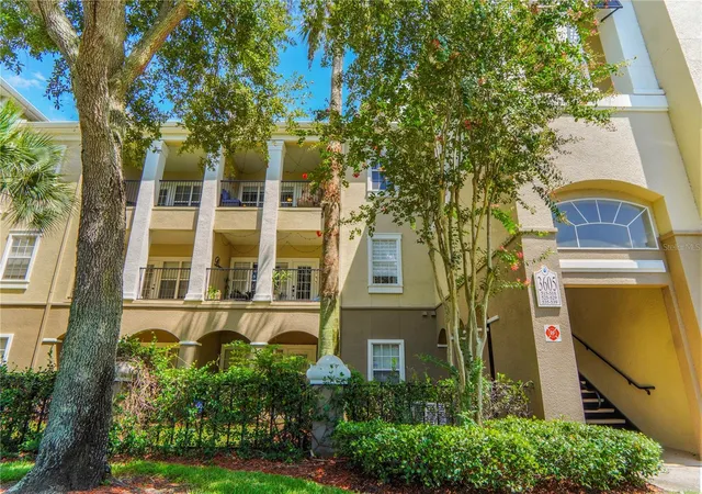 Listing Photo 3 - Condo for sale in building located at 3605 Conroy Rd, Orlando, FL 32839 - Unit #535