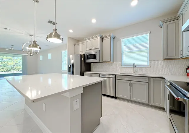 Photo 4 of Sale Pending at 6046 SW 93rd Circle, Ocala, FL 34481 | MLS# TB8525369 | Listing updated on 2026-08-19