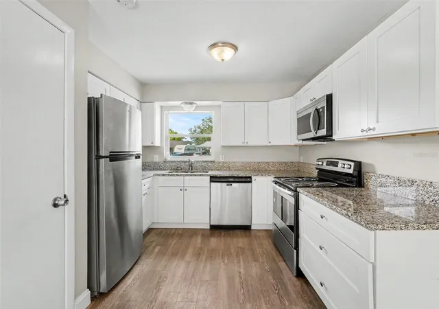 Photo 4 of Single family home for sale at 308 Vaniman Ave, Winter Haven, FL 33880 | MLS# O6421831 | Listing updated on 2026-08-06